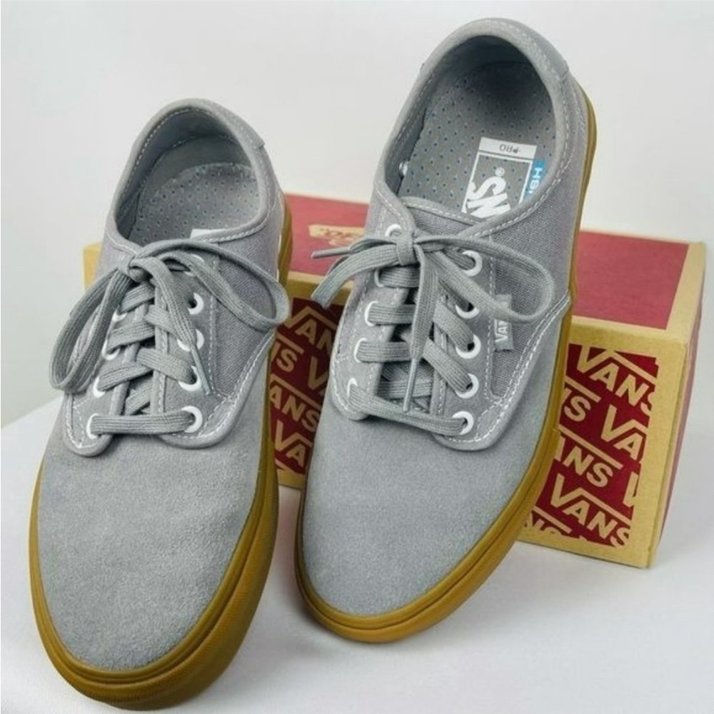 VANS Chima Ferguson Pro Skate Shoes Frost Gray & Gum Size 8 W, 6.5 M (24.5cm)